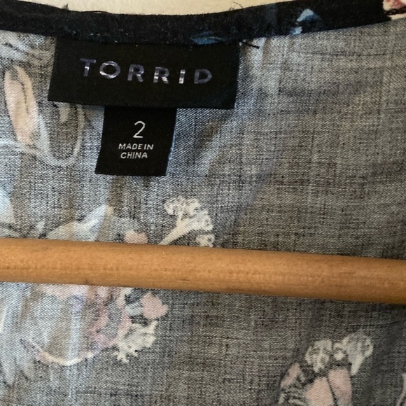 Torrid Top 2 Floral Sleeveless Boho Eyelet Trim Tasseled - Picture 5 of 8